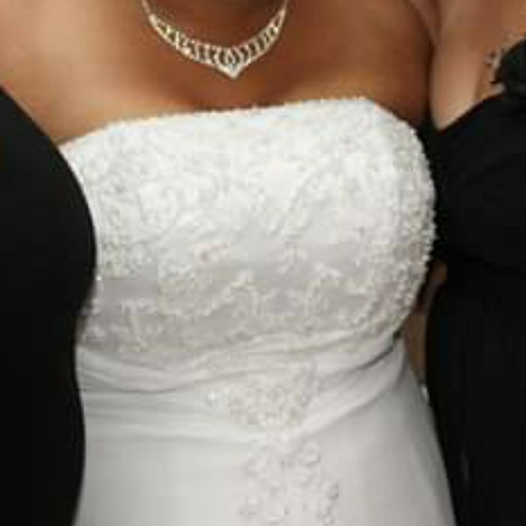 Wedding Dress - Picture 7 of 8